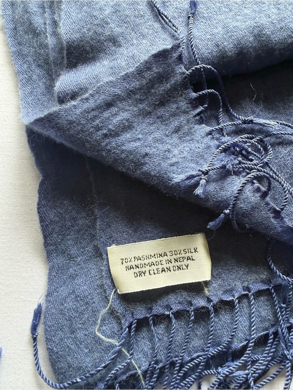 Luxury 70% Pashmina 30% Silk Navy Blue Scarf Shawl Wrap Fringe Made in Nepal - Picture 4 of 4